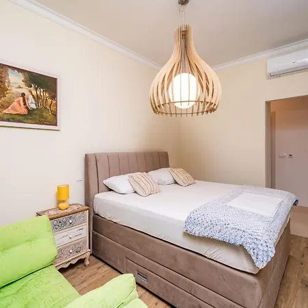 Fortuno Apartment *
